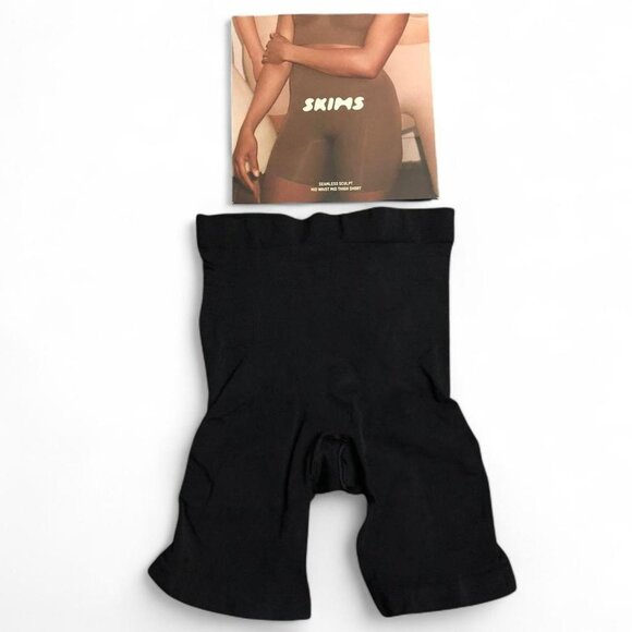 Skims Seamless Sculpt Mid Thigh Short - Picture 7 of 9